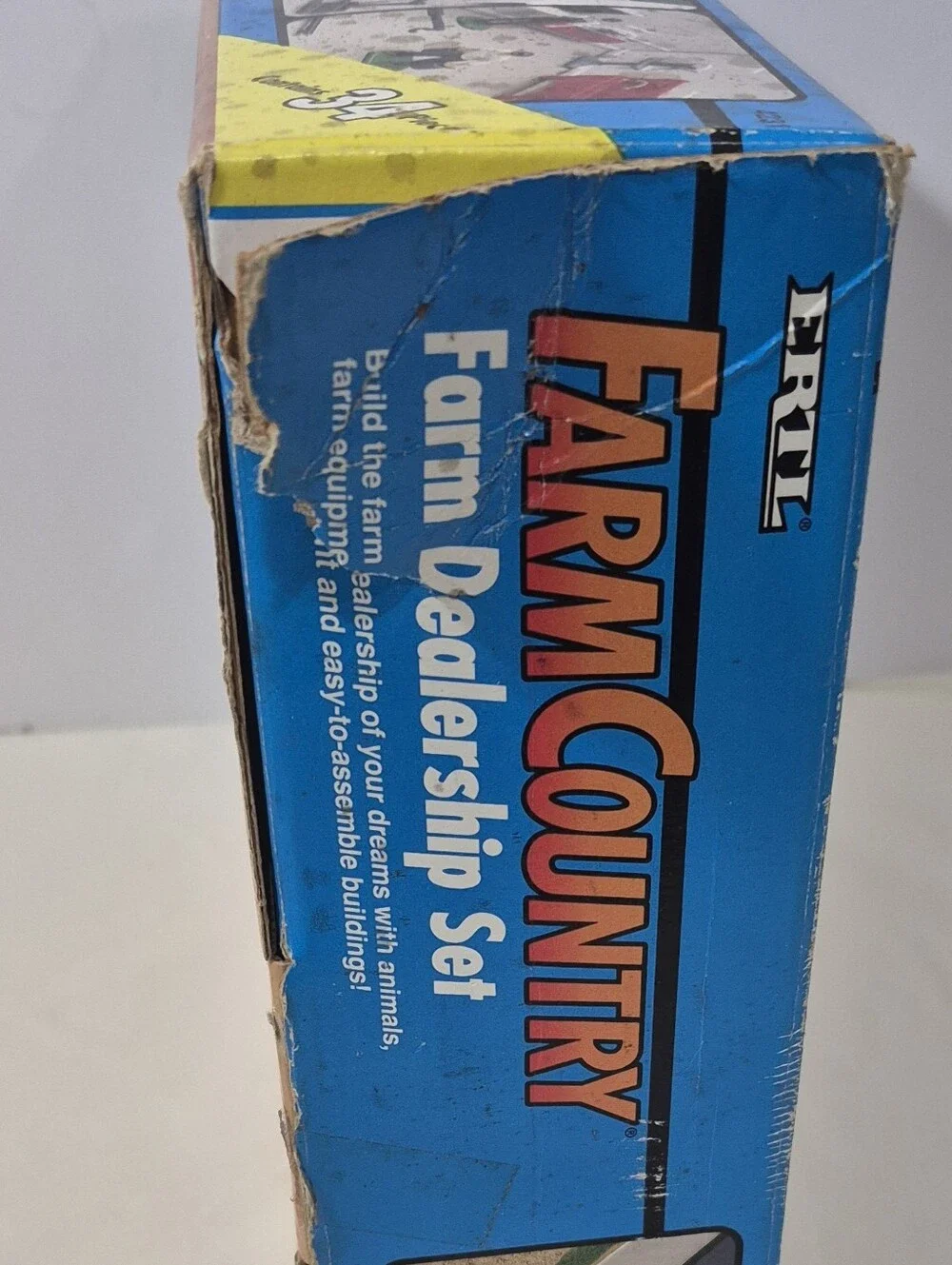Vintage Ertl 4231 Farm Country Farm Dealership Set 1/64